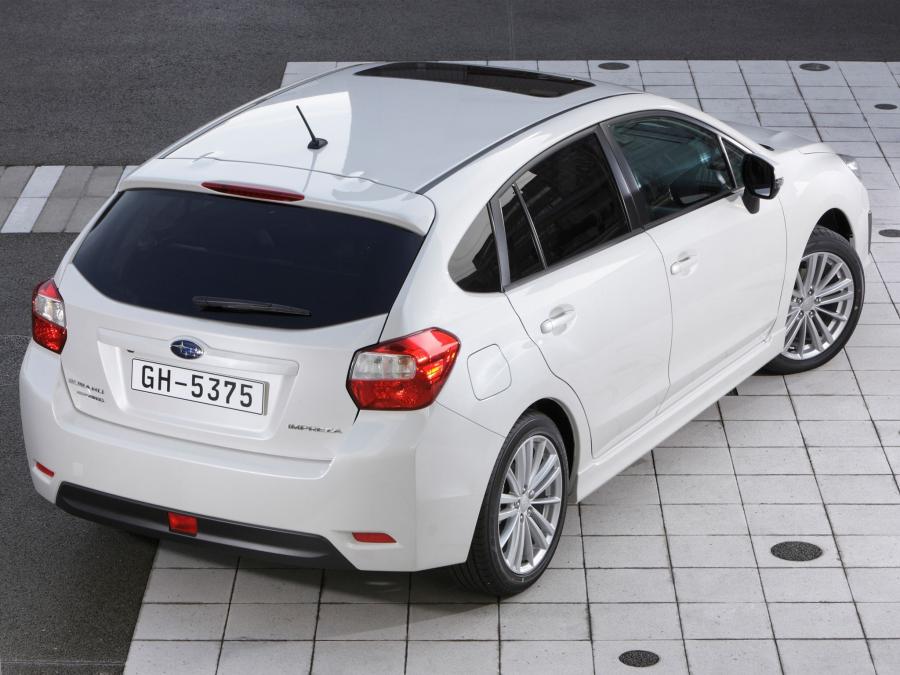  Subaru Impreza Hatchback 2011 года  (фото 9 из 16)